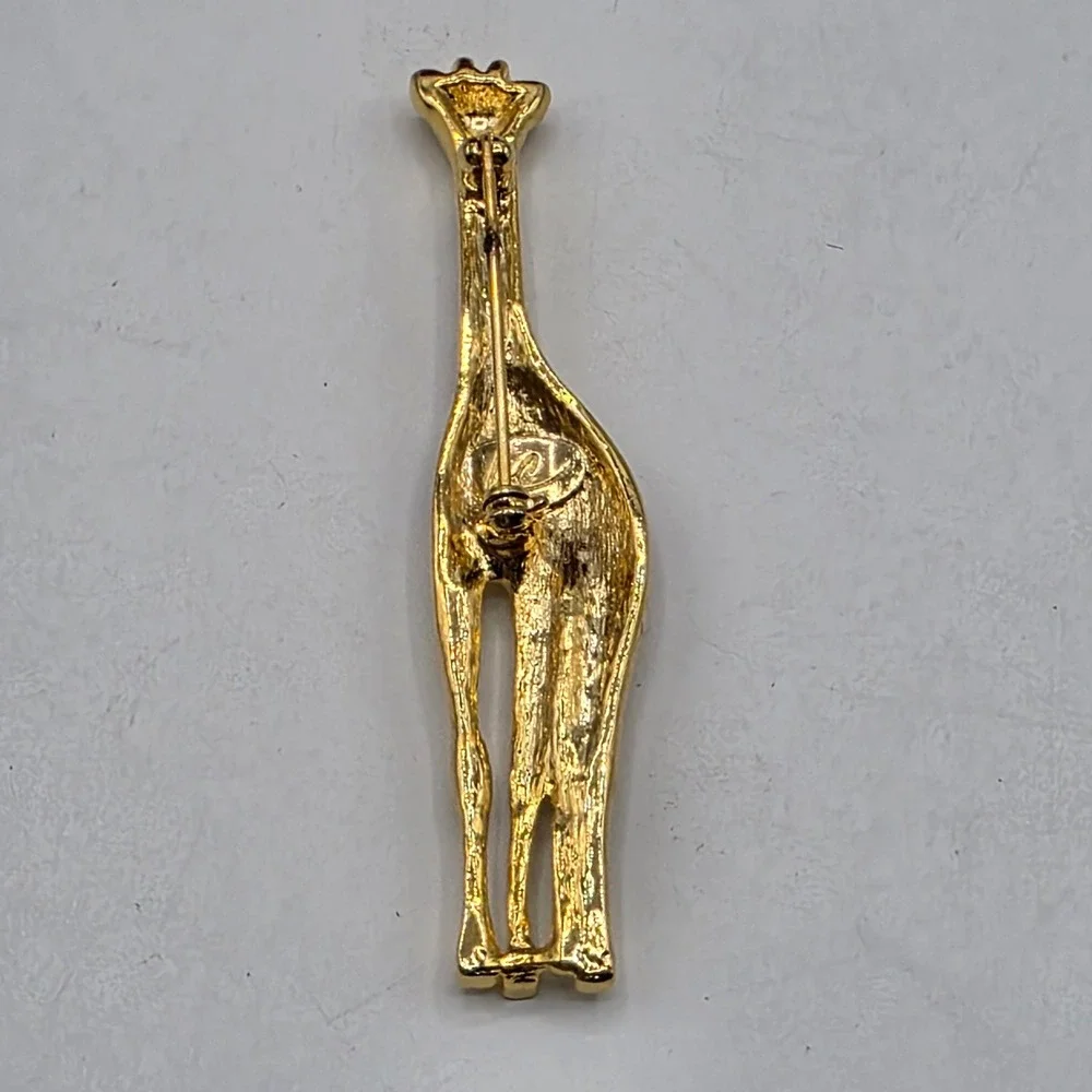 Liz Claiborne Gold Tone Giraffe‎ Brooch Amber Enamel Animal Pin LC Signed Safari